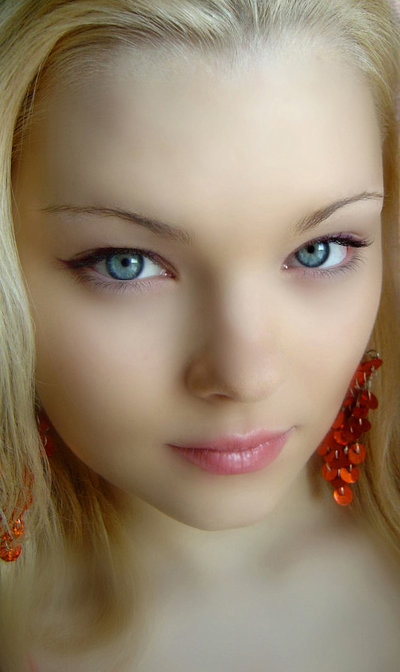 http://www.seductionbykamal.com/wp-content/gallery/new-pictures-2/varsovie-girl.jpg